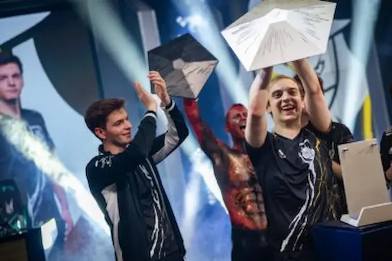 Cách để người hâm mộ tham gia và ủng hộ các đội tuyển Esports